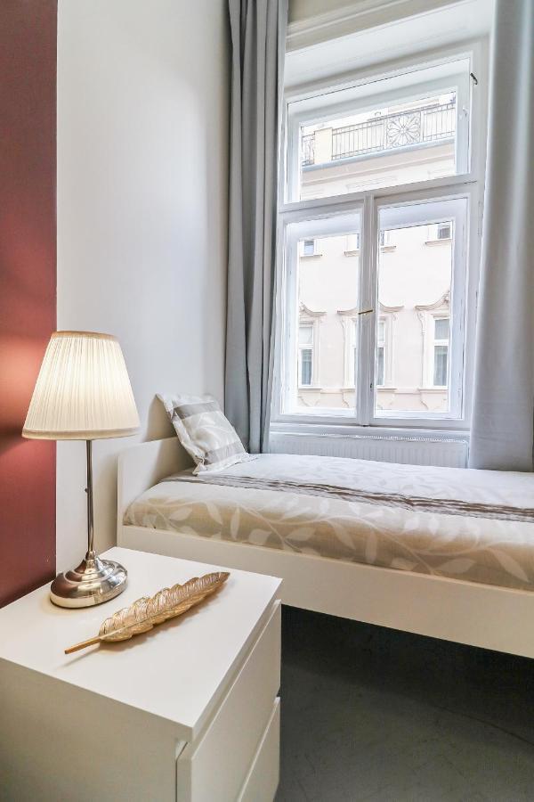 Real Apartments Hegedű Budapest Kültér fotó